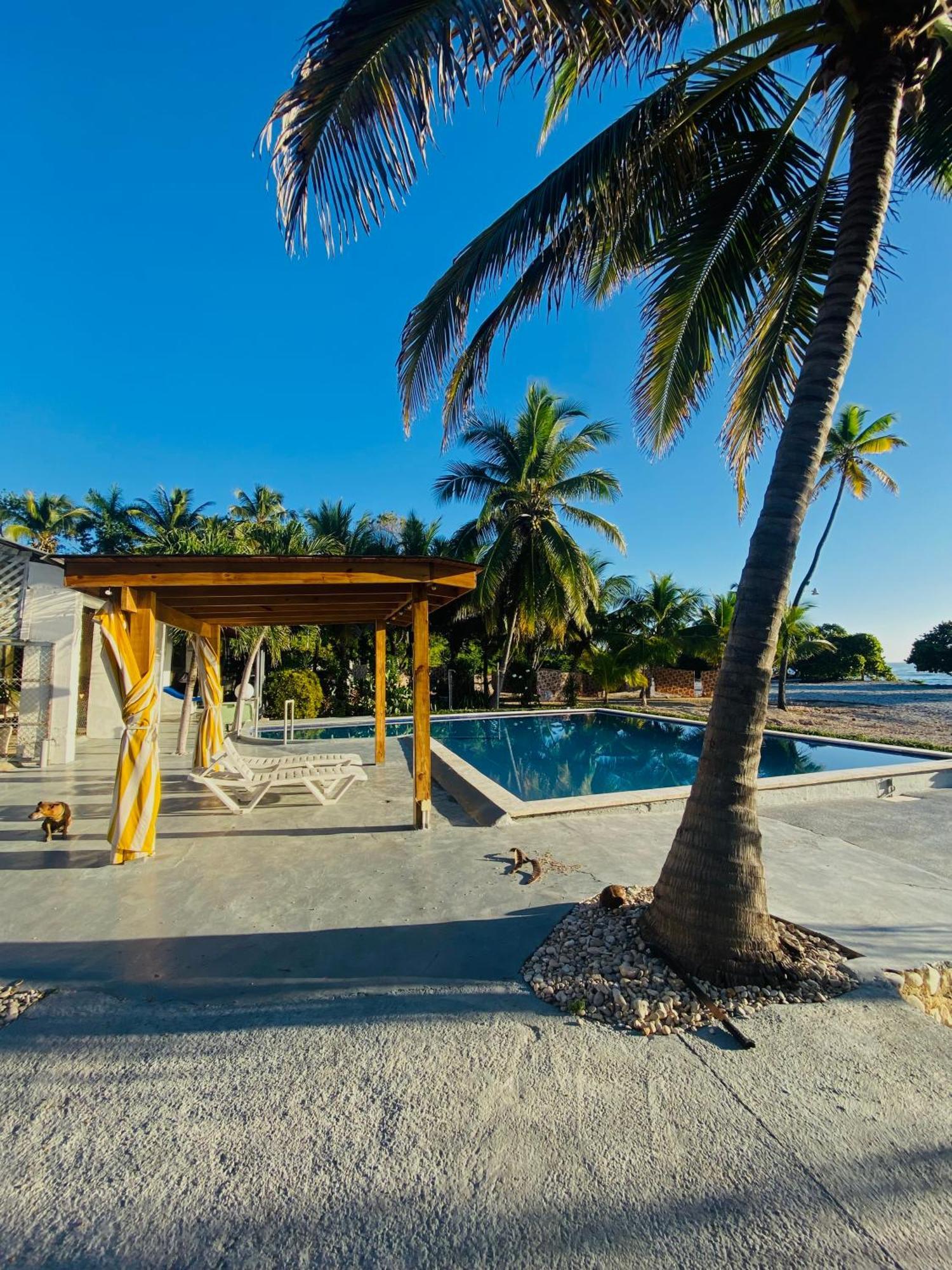 Hotel Al Mare Barahona Екстериор снимка