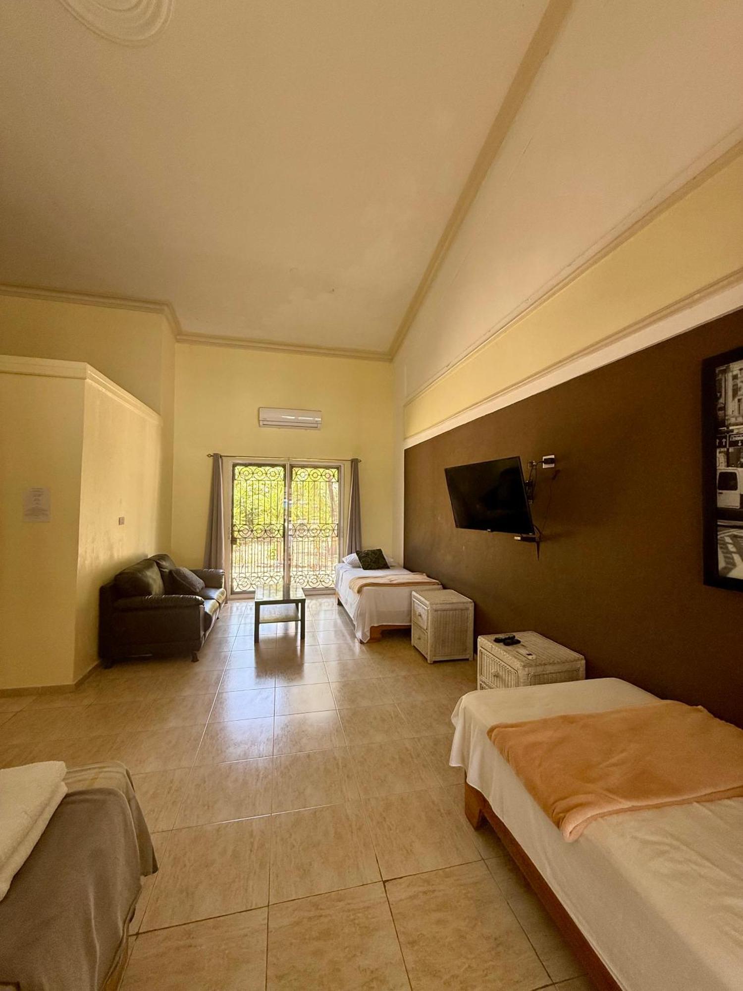 Hotel Al Mare Barahona Екстериор снимка