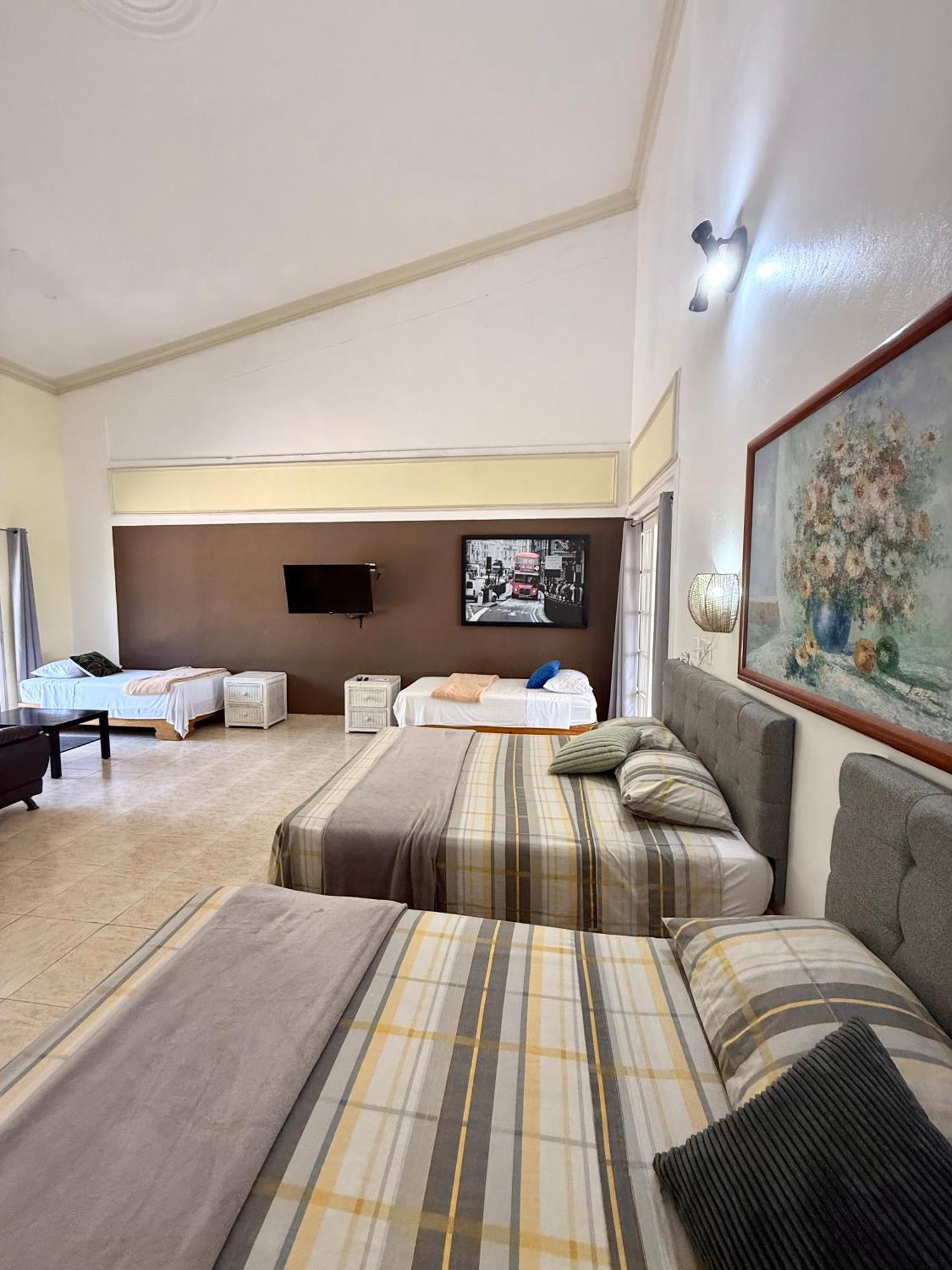 Hotel Al Mare Barahona Екстериор снимка