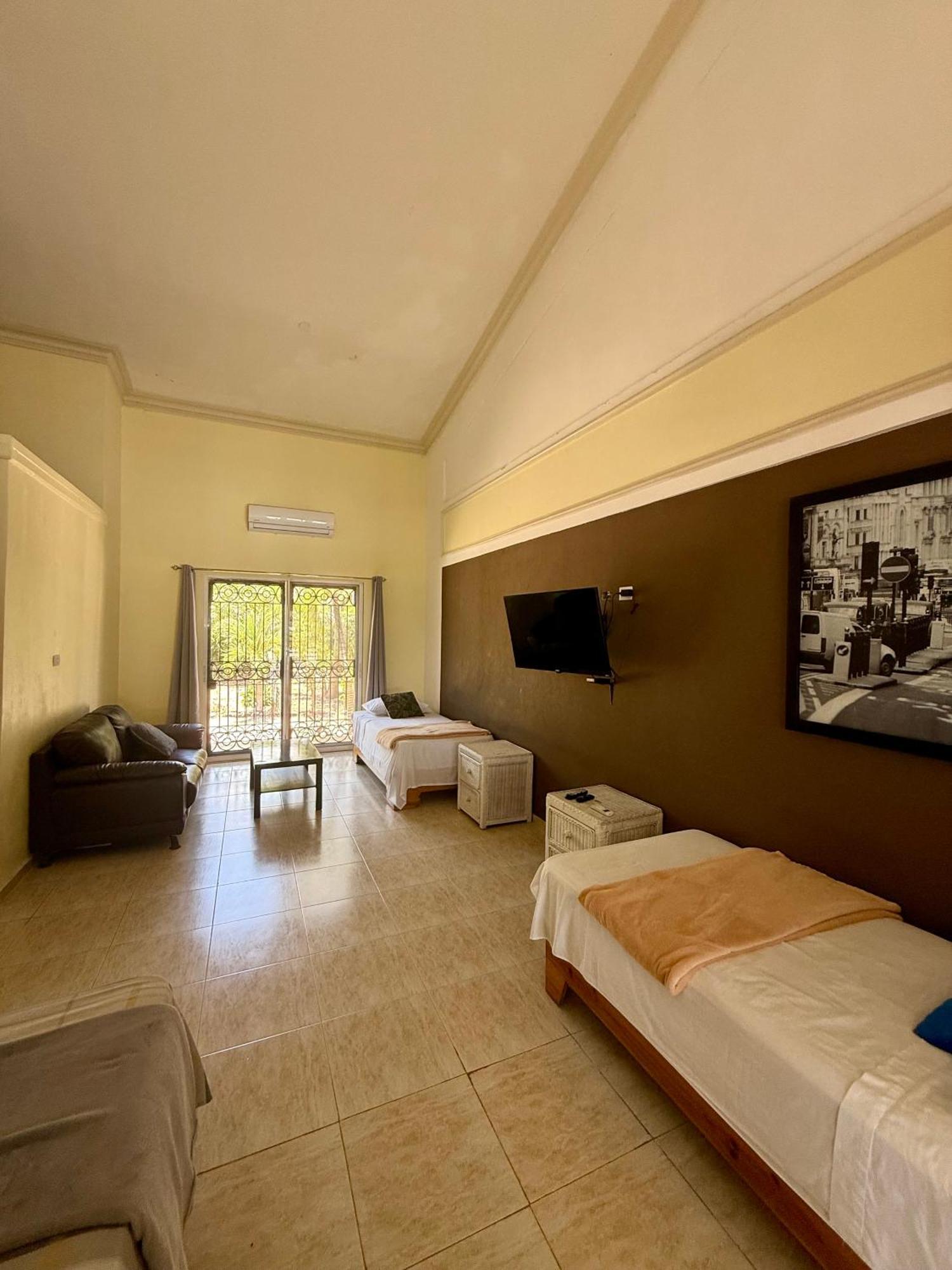 Hotel Al Mare Barahona Екстериор снимка