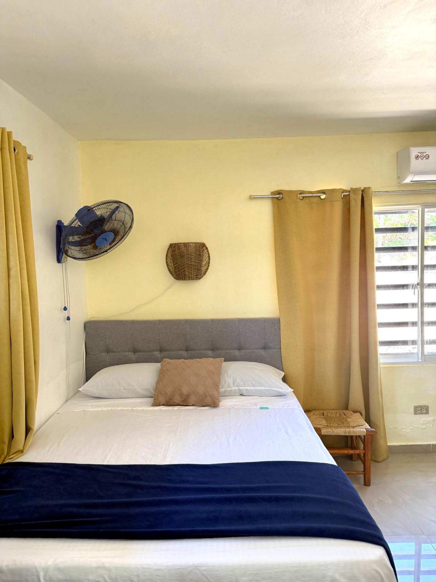 Hotel Al Mare Barahona Екстериор снимка