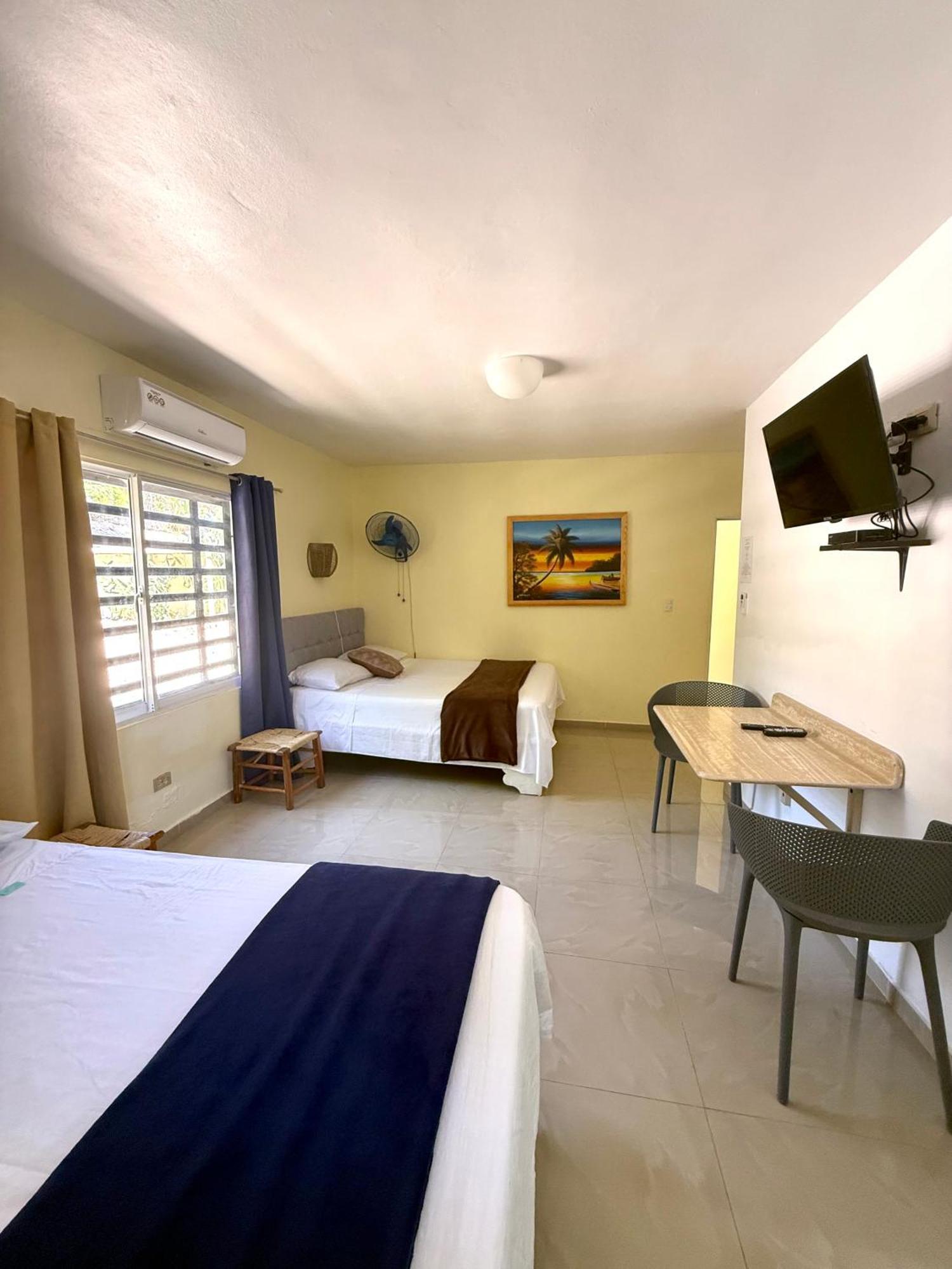 Hotel Al Mare Barahona Екстериор снимка